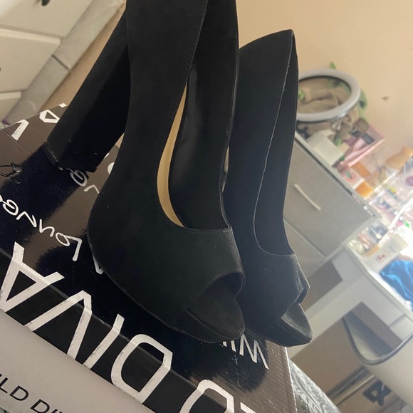 Fashion Nova black heels 😍 - Picture 5 of 6